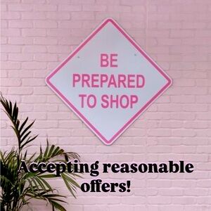 Accepting reasonable offers!💖✨